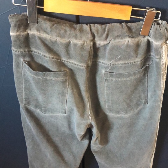 ETERNELLE gold metallic jogger pants one size - Picture 12 of 13